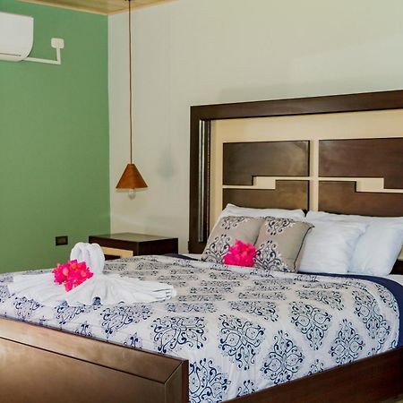 Hotel Margarita And Tour Operator Drakes Bay Buitenkant foto